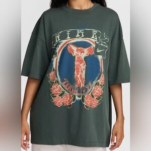 Nike Essential Oversize Gel Band Graphic T-Shirt Womens